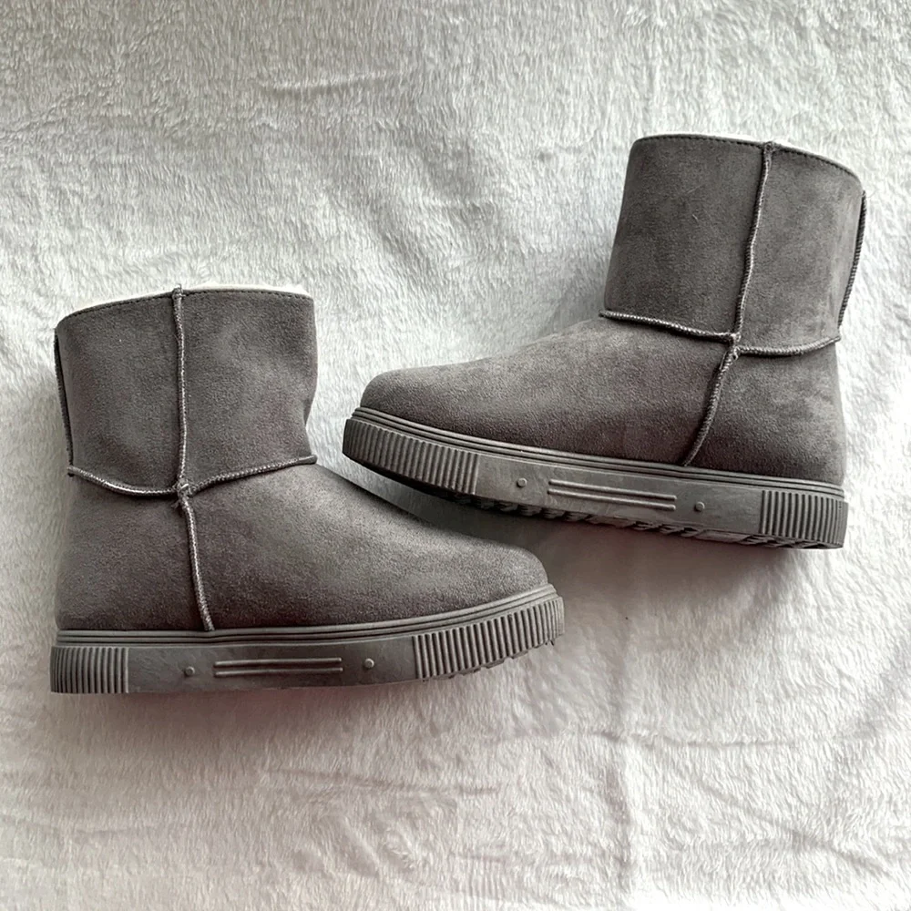Journee Collection NWT Stelly Zip Closure Mid Calf Boot Booties Grey 7 Cabincore